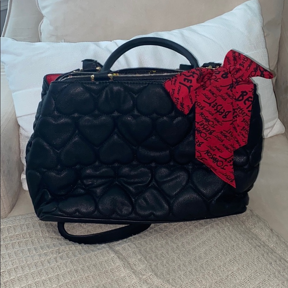 Black leather heart & bow Betsy bag